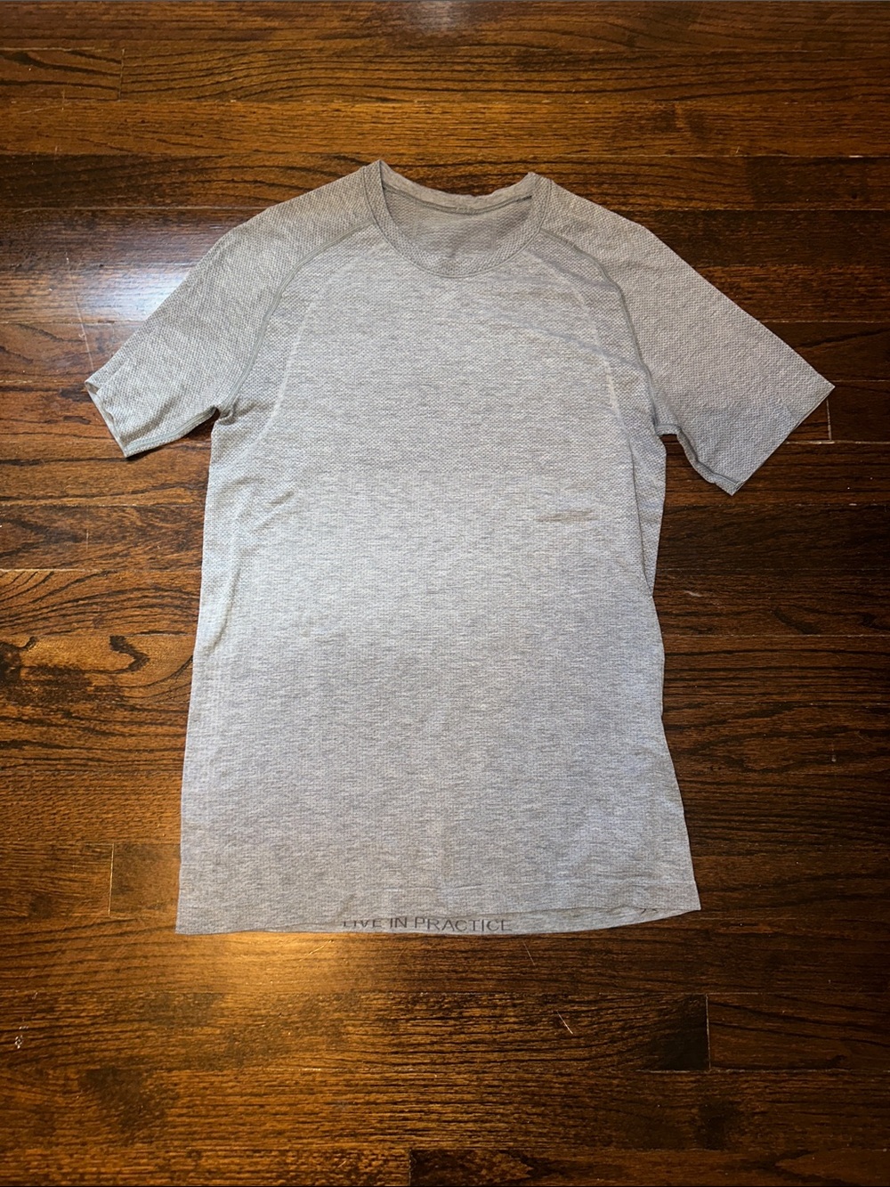 lululemon athletica Men's Light Gray Short-Sleeve Tee